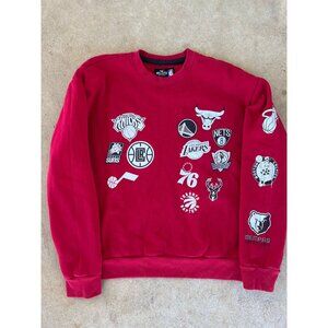 Hollister NBA Collaboration Red Sweatshirt L Featuring Basketball Team Logos J3